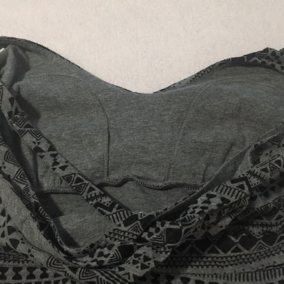 Dakini woman’s grey & black geometric lined dress w/cross cross straps size SP - Picture 6 of 9